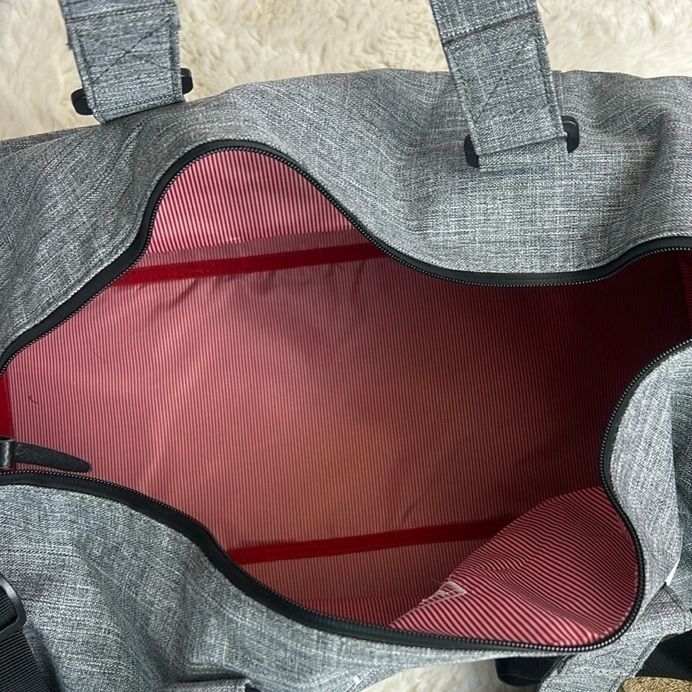 NWT Herschel Supply Company Novel 42.5L Gray Duffel Bag  Shoulder Strap …